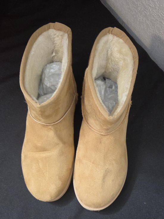 Shoes - Classic Women’s Cozy Short Suede Boot - Tan